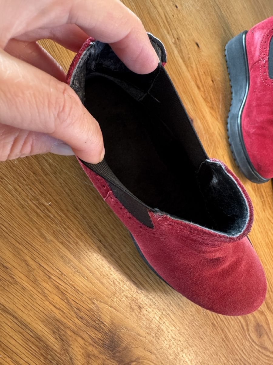 Scarpe da donna: 2 Paar Schuhe Grösse 36 – Usato da Niederbüren venduto da Oetschli 2