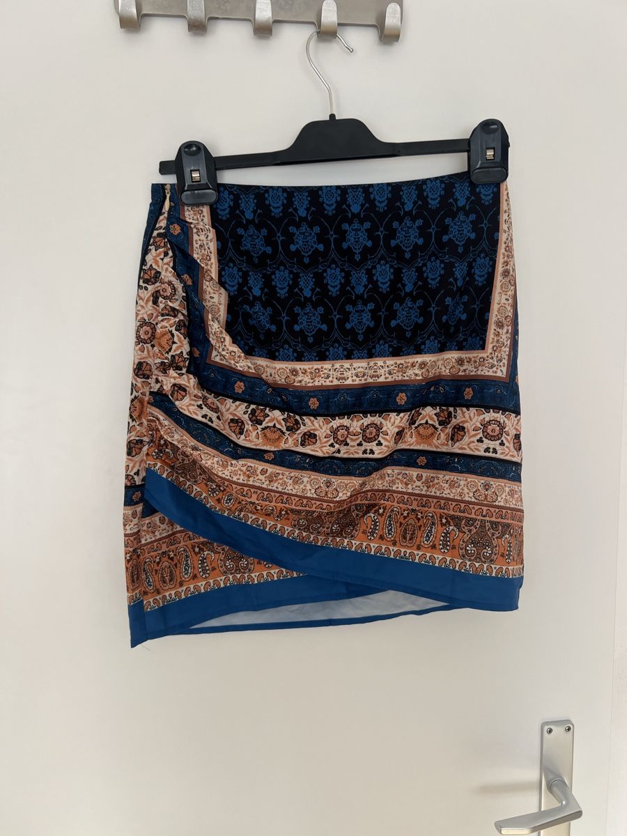 Gonne: Sommerlicher blauer Wickelrock, Grösse M, Muster Boho – Usato da Wattwil venduto da skr_94