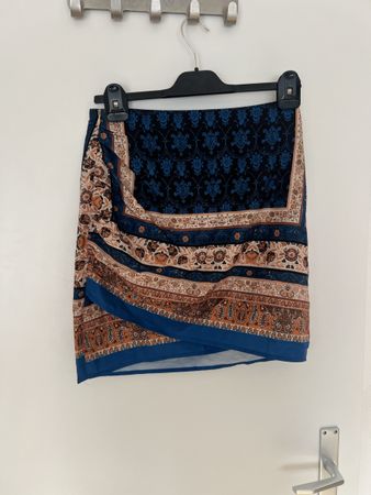Sommerlicher blauer Wickelrock, Grösse M, Muster Boho