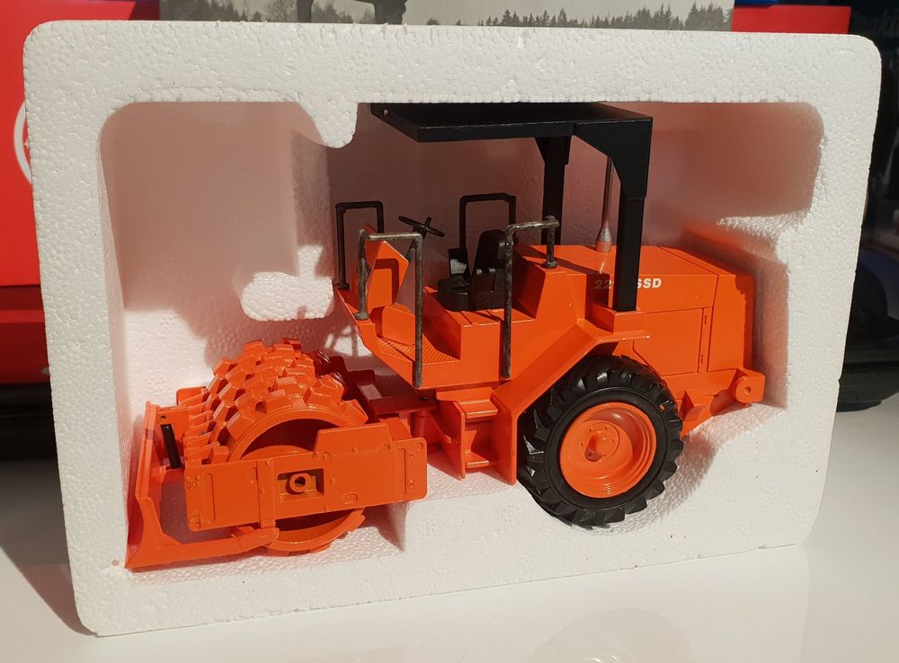 HAMM 3412 HT Compactadora Cabina cerrada pata de cabra NZG 1/50