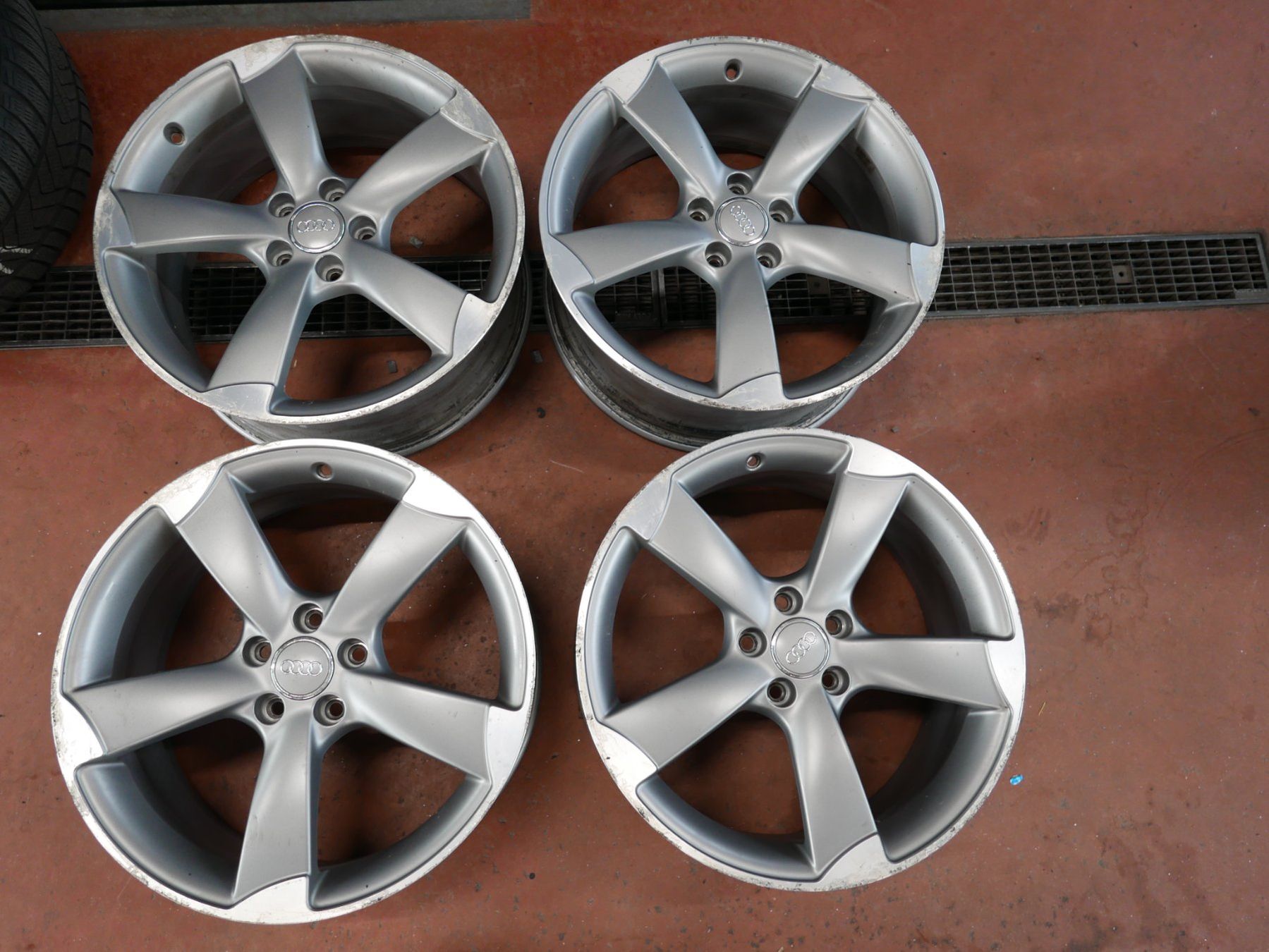 Audi Felgen: Audi RS3 8P Original Felgen 19" – Gebraucht aus Lütisburg Station von maegi91