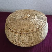 Schöne, runde Brotdose/Aufbewahrungsbox aus Korbgeflecht