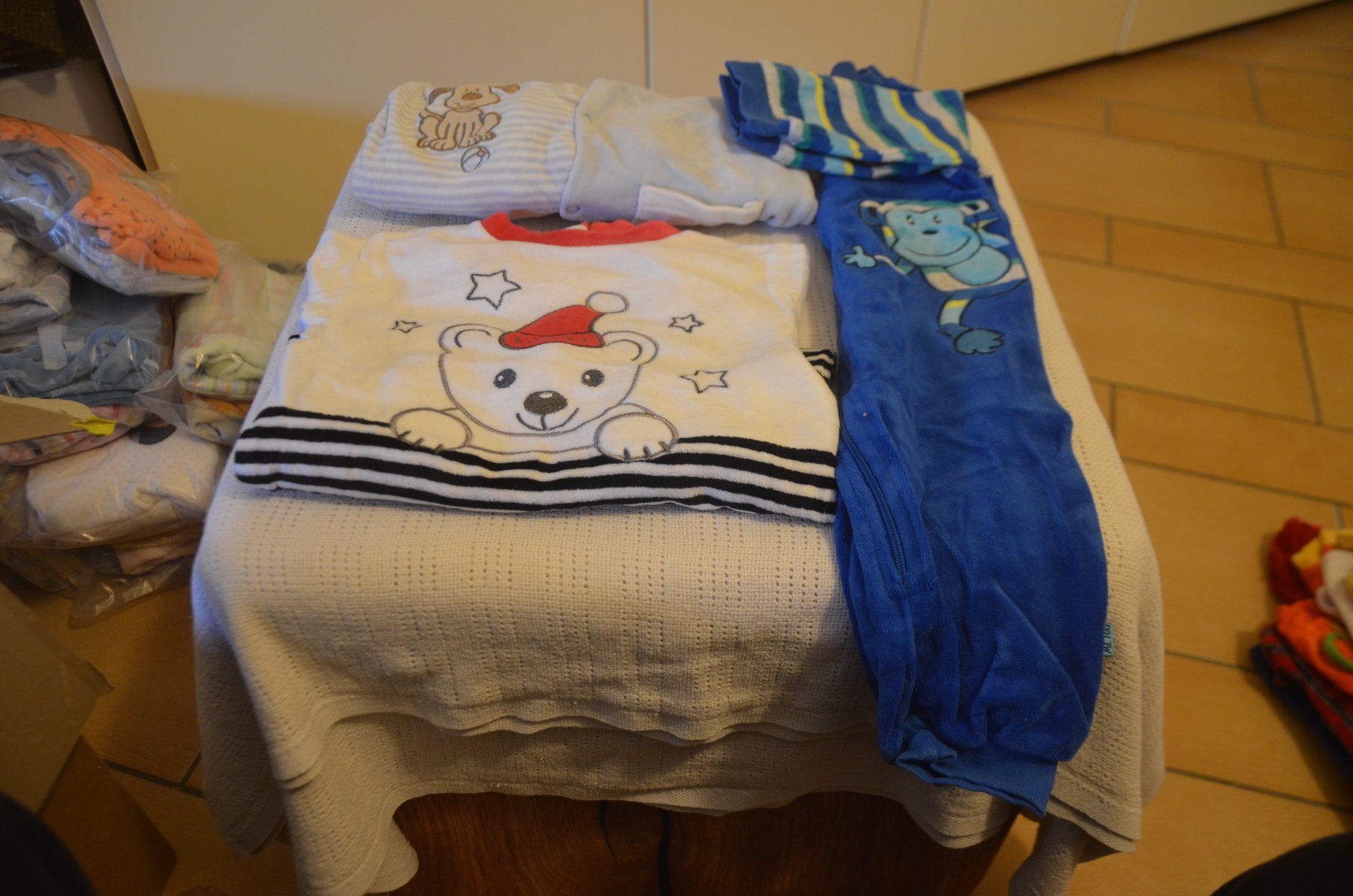 Pyjamas & Ähnliches: TAILLE 68 - 3 PIJAMA – Gebraucht aus Chiasso von Dolly015