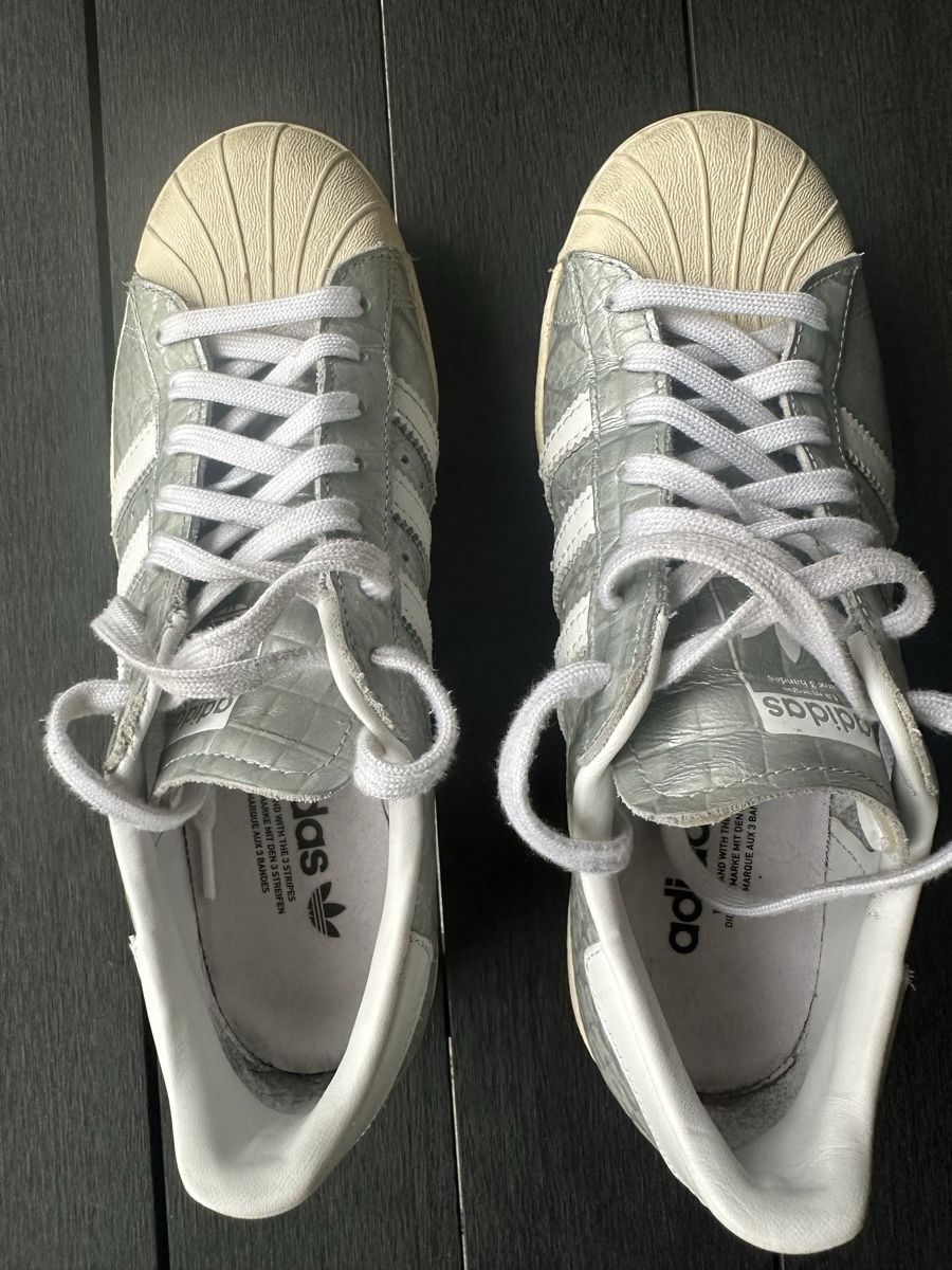 Adidas Damenschuhe: Sneaker – Gebraucht aus Unterlunkhofen von car_8fpk