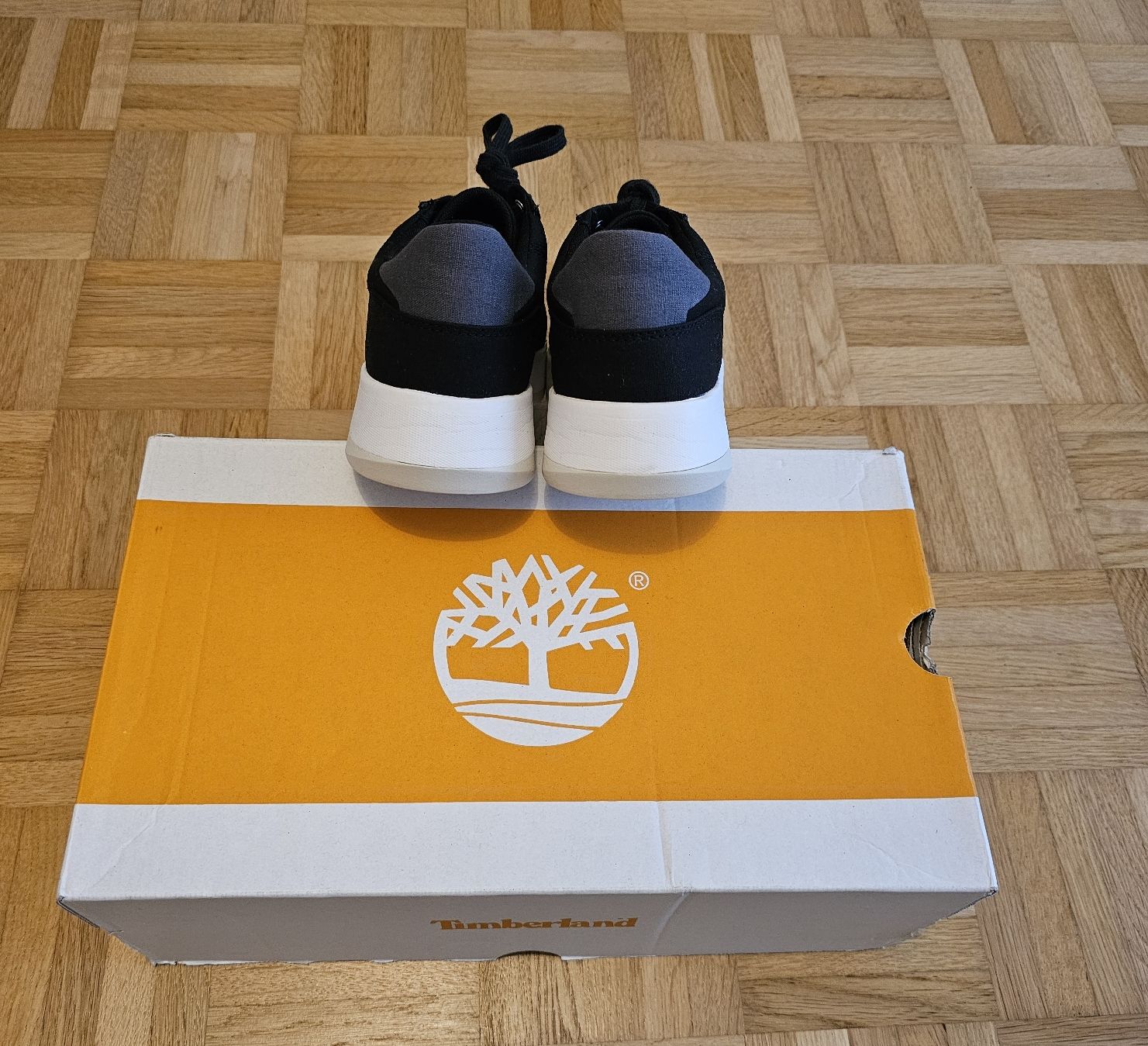 Timberland Scarpe da donna: Timberland Damen-Sneaker Gr. 38.5 – Nuovo (secondo la descrizione) da Neuenegg venduto da butterfly898 5