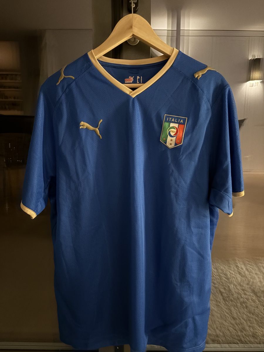 Puma Canottiere & Pantaloni: Original Italia 2008 Trikot L – Usato da Pully venduto da FunkyGames