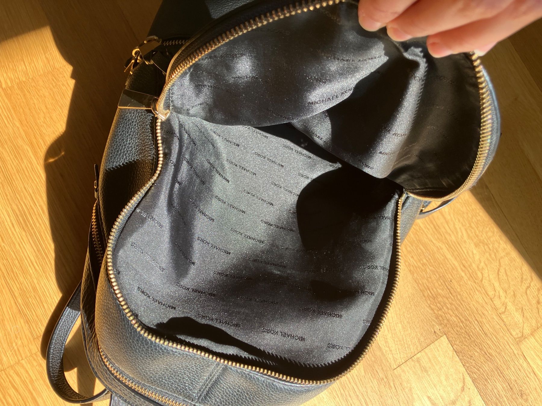 Michael Kors Rucksäcke: MICHAEL KORS Rhea Rucksack – Gebraucht aus Zürich von Ra.ahel 2