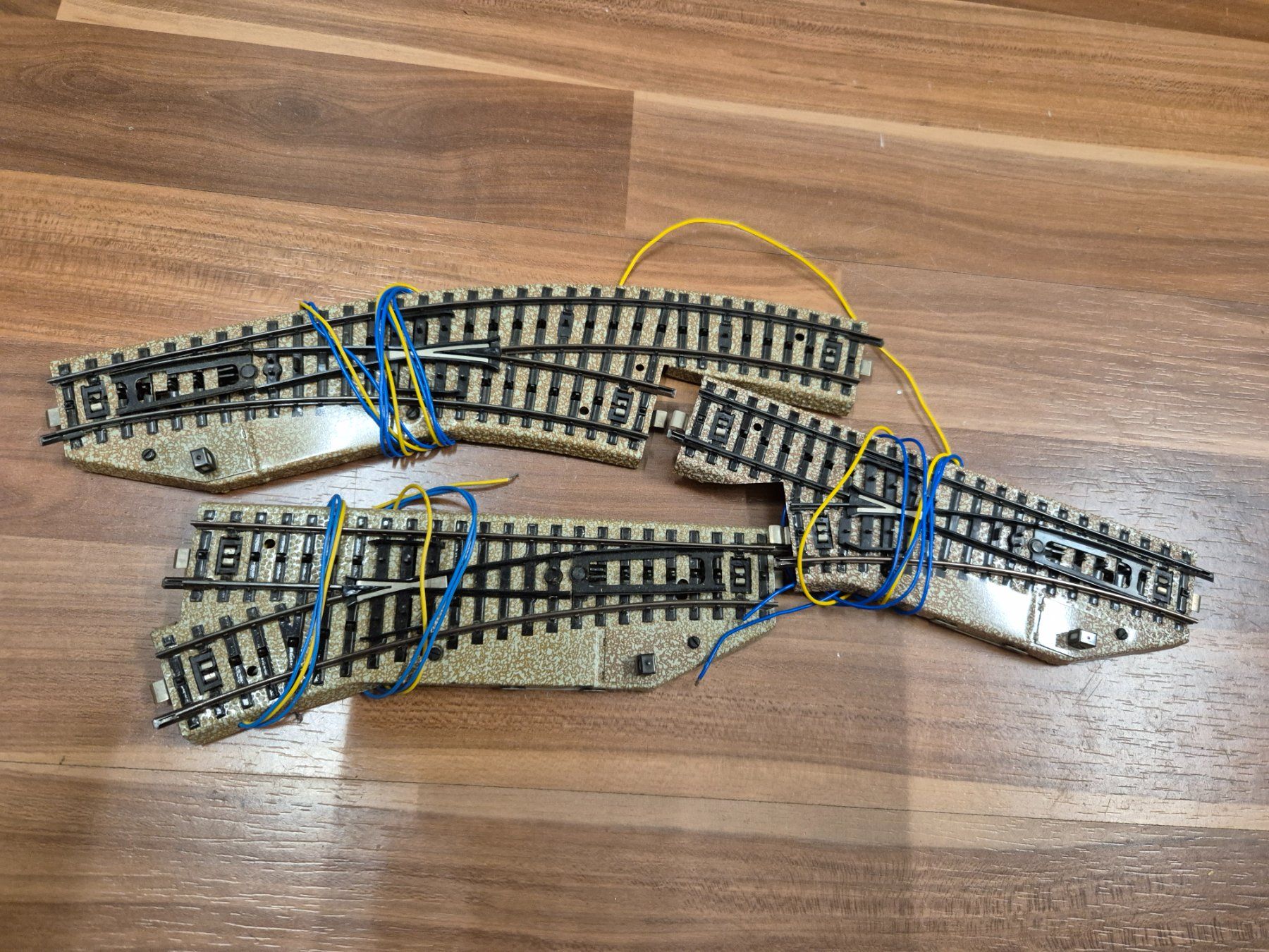 Märklin Modellini di ferrovie: 3 Weichen nach Wahl – Usato da Schwarzenburg venduto da Flamingo07 2