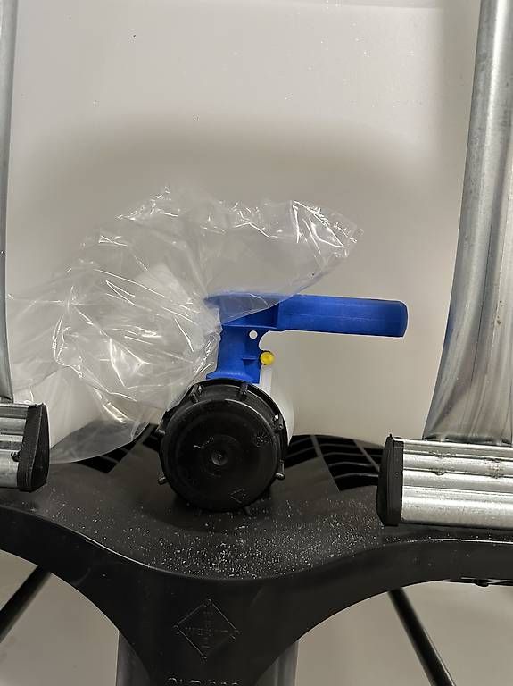 Abbeveratoi e trogoli: Neue IBC Wassertank 300 Liter – Usato da Schöfflisdorf venduto da Dance04 4