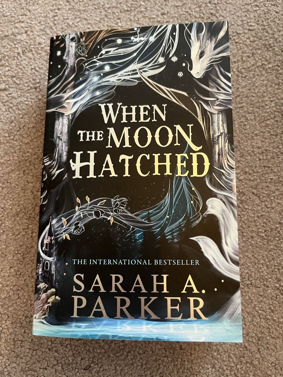 Bücher: When the Moon Hatched - Sarah A. Parker – Neu (gemäss Beschreibung) aus Düdingen von aline.gugler