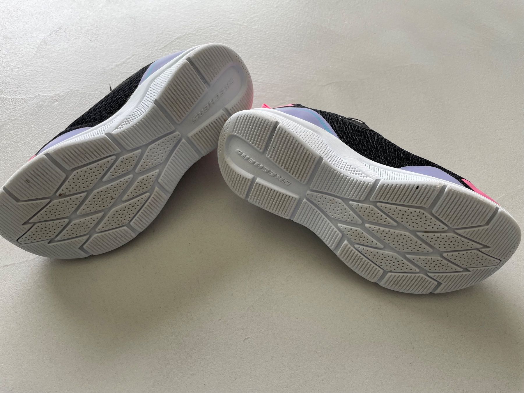 Skechers Chaussures filles: Skechers Turnschuhe, 31 – D'occasion à Siebnen par Nulu12 4