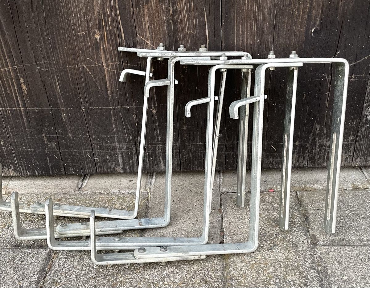 Quincaillerie: Blumenkastenhalter – D'occasion à Schwerzenbach par Muffi01