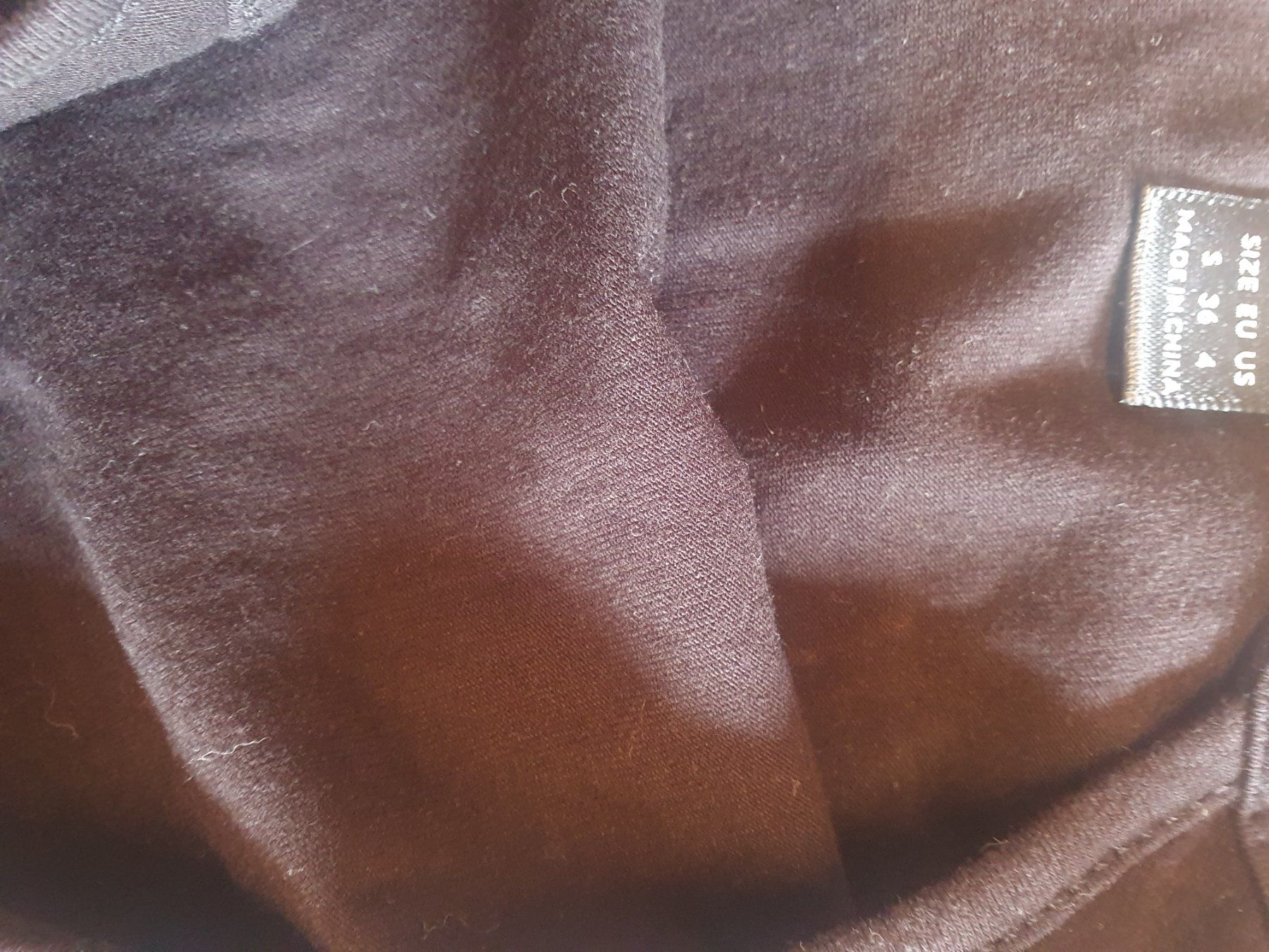 Top: Top schwarz – Usato da Moosseedorf venduto da Sonnenschein.. 1