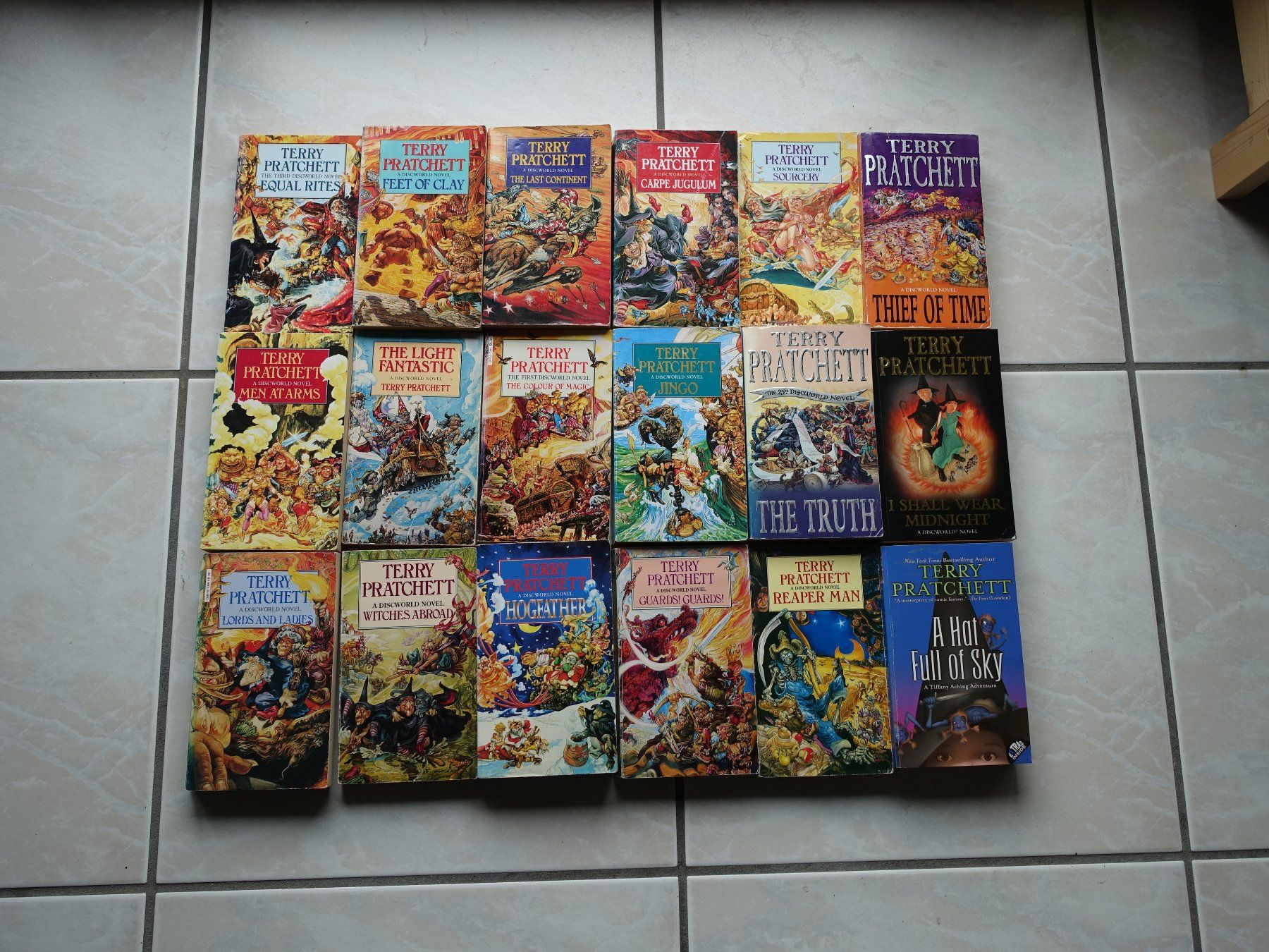 Bücher: Terry Pratchett Discworld Grosses Bücherpaket ENGLISCH – Gebraucht aus Glattfelden von tdlubek 1