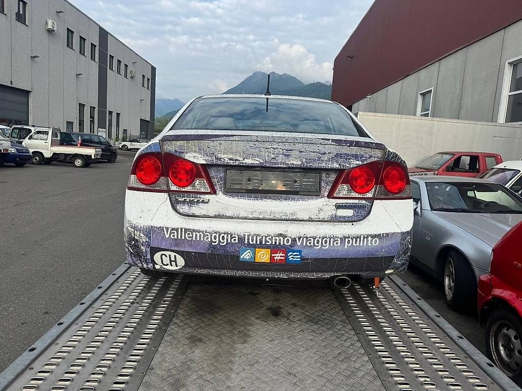 Autos: HONDA Civic 1.3 iDSi IMA Hybrid – Gebraucht aus Cadenazzo von LuismacchineSagl 4