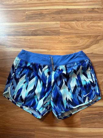 Turnhose von Nike Grösse 152