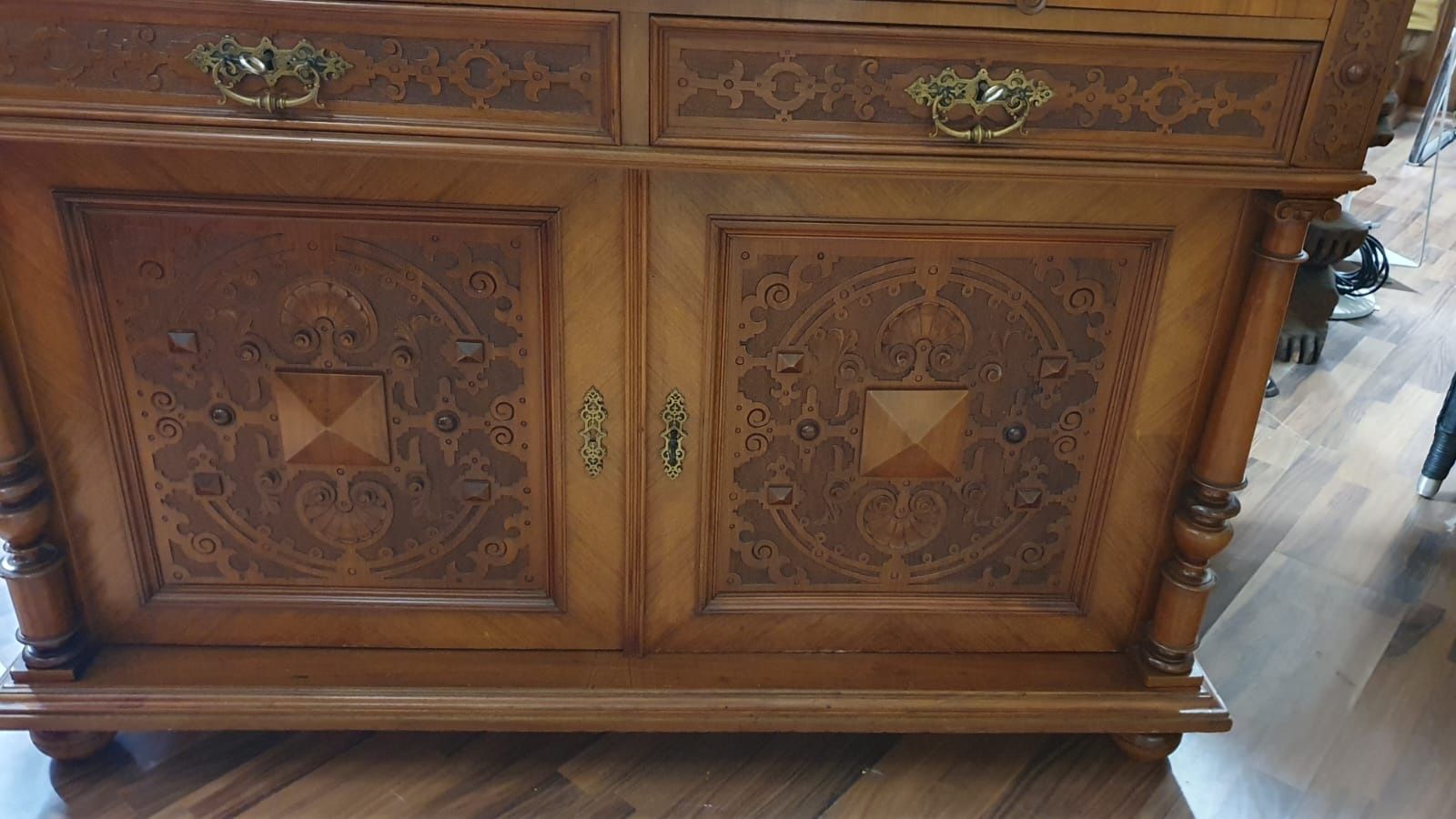 Credenze: ALTE STILL BUFFETSCHRANK – Usato da Dietikon venduto da brocki-eyra 3