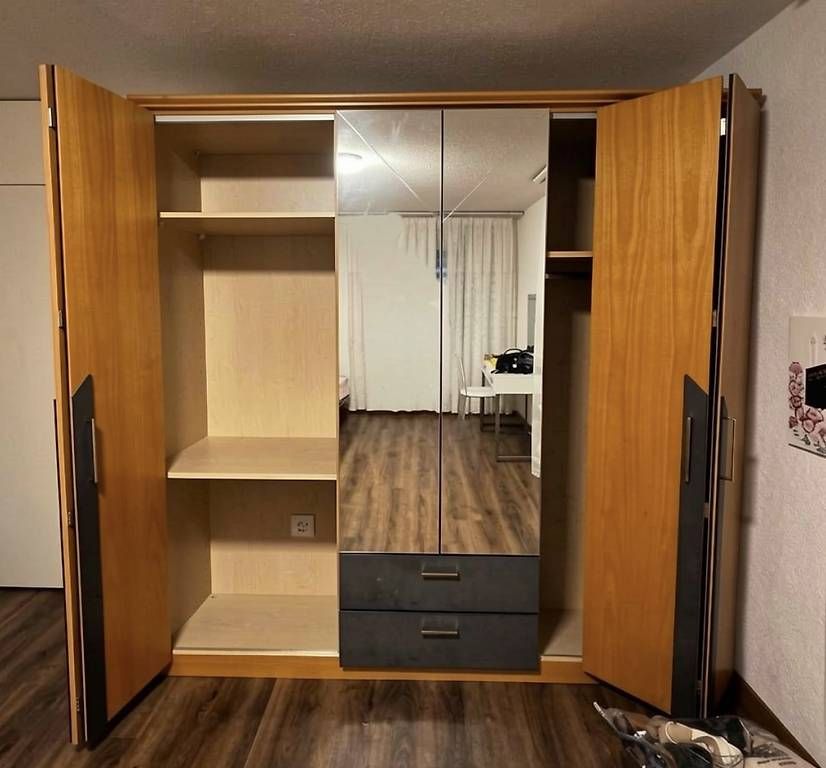 Armadi: Schrank aus Holz – Usato da Dottikon venduto da new_p2xf 1