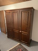Antiker Holzschrank ab 1.-CHF 