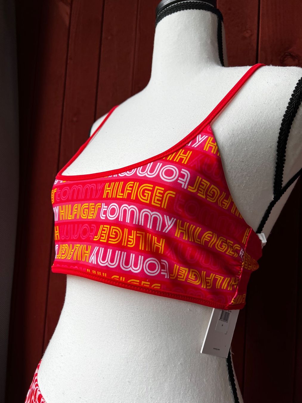Tommy Hilfiger Maillots de bain & Bikinis: Badeanzug Tommy Hilfiger M Badehose S – Neuf avec emballage d'origine à Riehen par edu_92w7 7