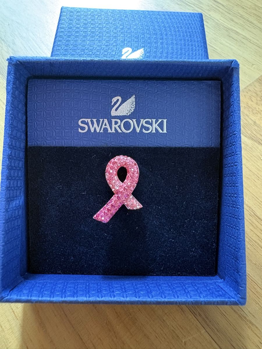 Swarovski Broches & Aiguilles: Swarovski Brosche – Neuf avec emballage d'origine à Binz par sar_dh2f