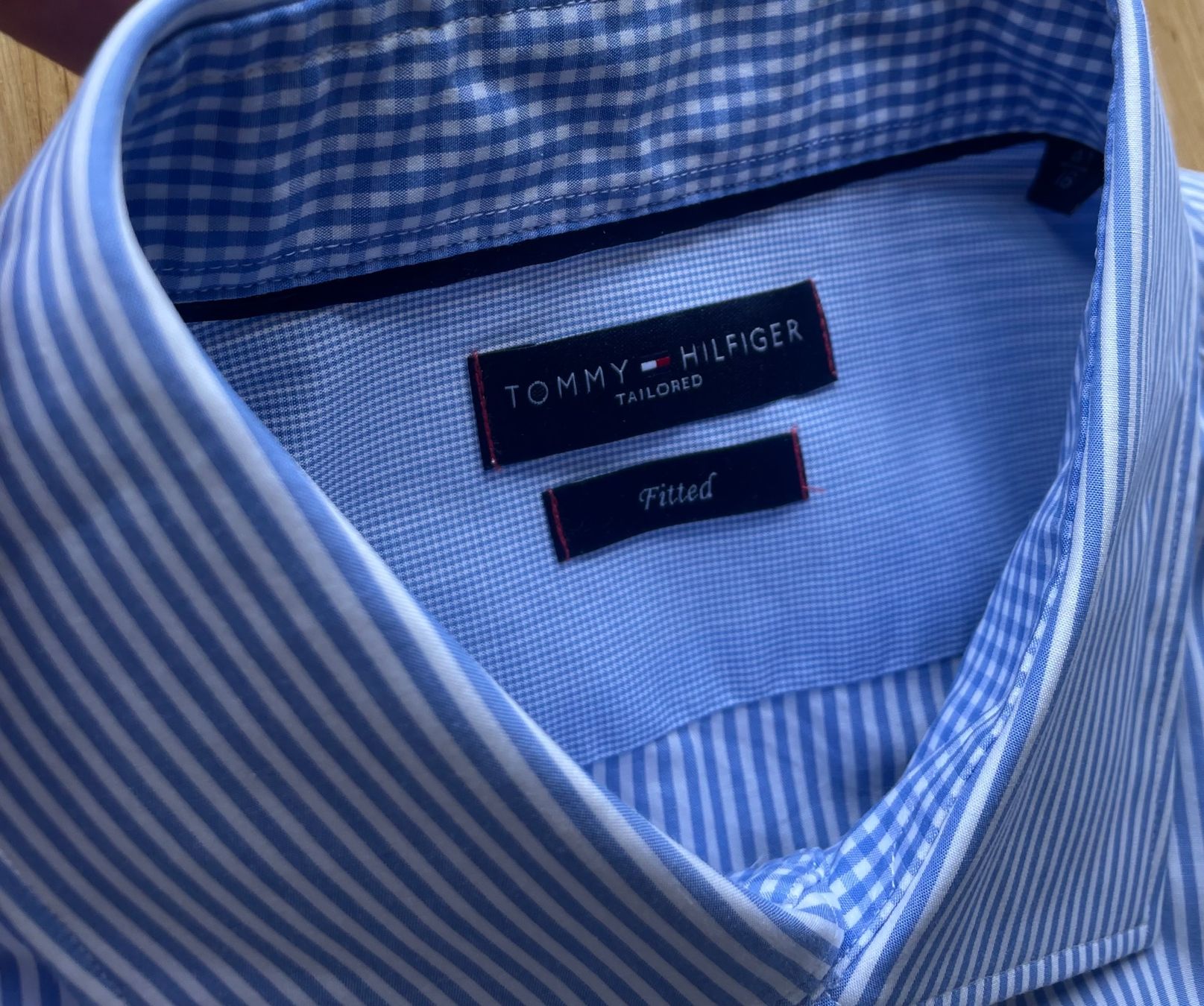 Tommy Hilfiger Camicie: Tommy Hilfiger Hemd Gr. 41/L Neuwertig – Nuovo (secondo la descrizione) da Zürich venduto da idemehore 1