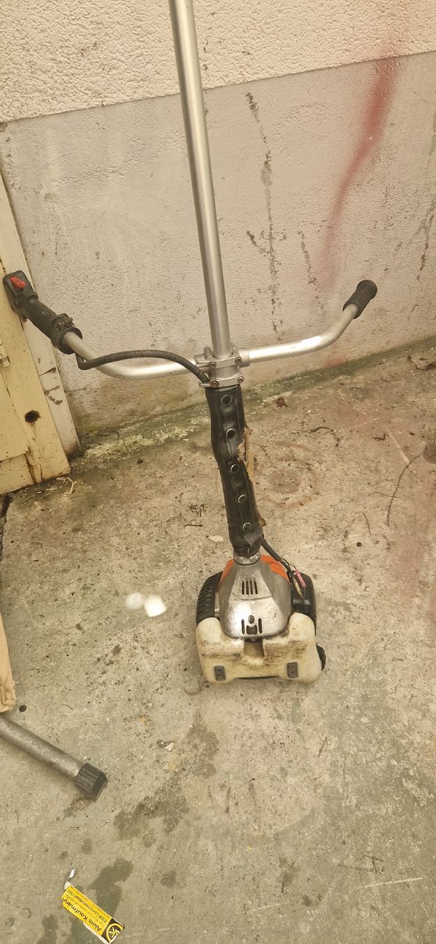 Dolmar Tagliaerba: Rasentrimmer DOLMAR MS-3200 Defekt  – Difettoso da Romanshorn venduto da fag_gnd6 2