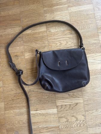 Umhängetasche aus braunem Leder