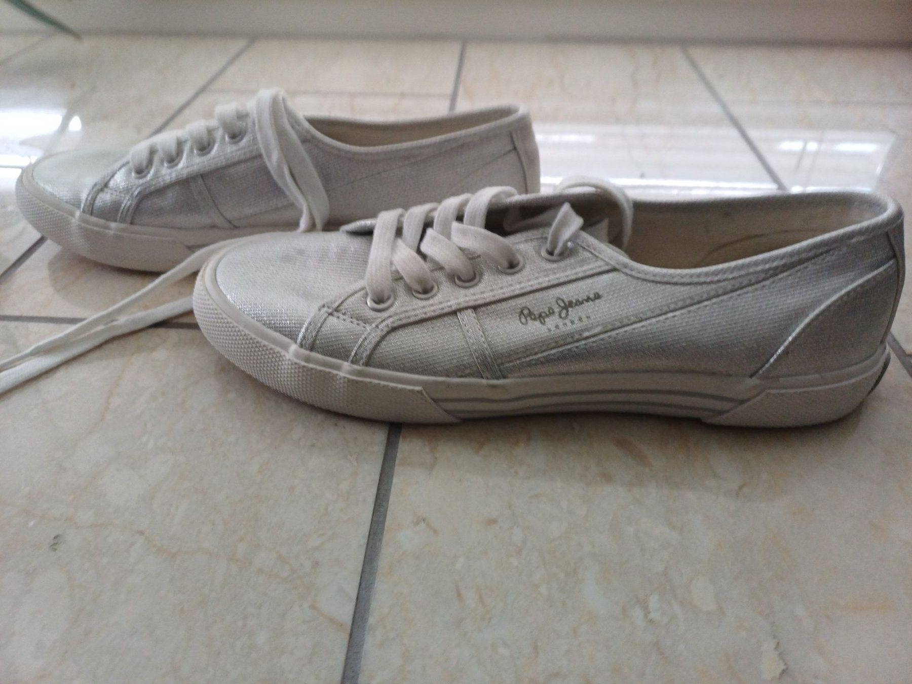 Pepe Jeans Scarpe da donna: Pepe Jeans Sneakers in Silver Size 39 – Usato da Dübendorf venduto da palemoon 5