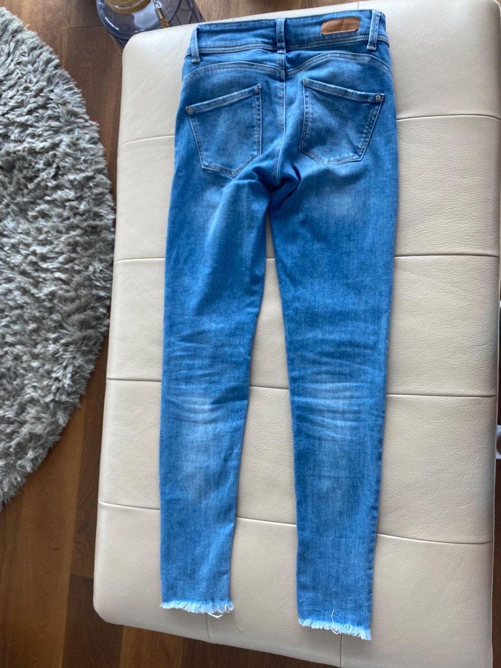 C&A Jeans: Clockhouse skinny Jeans Gr.34 – Usato da Meggen venduto da 6003Luzern 4