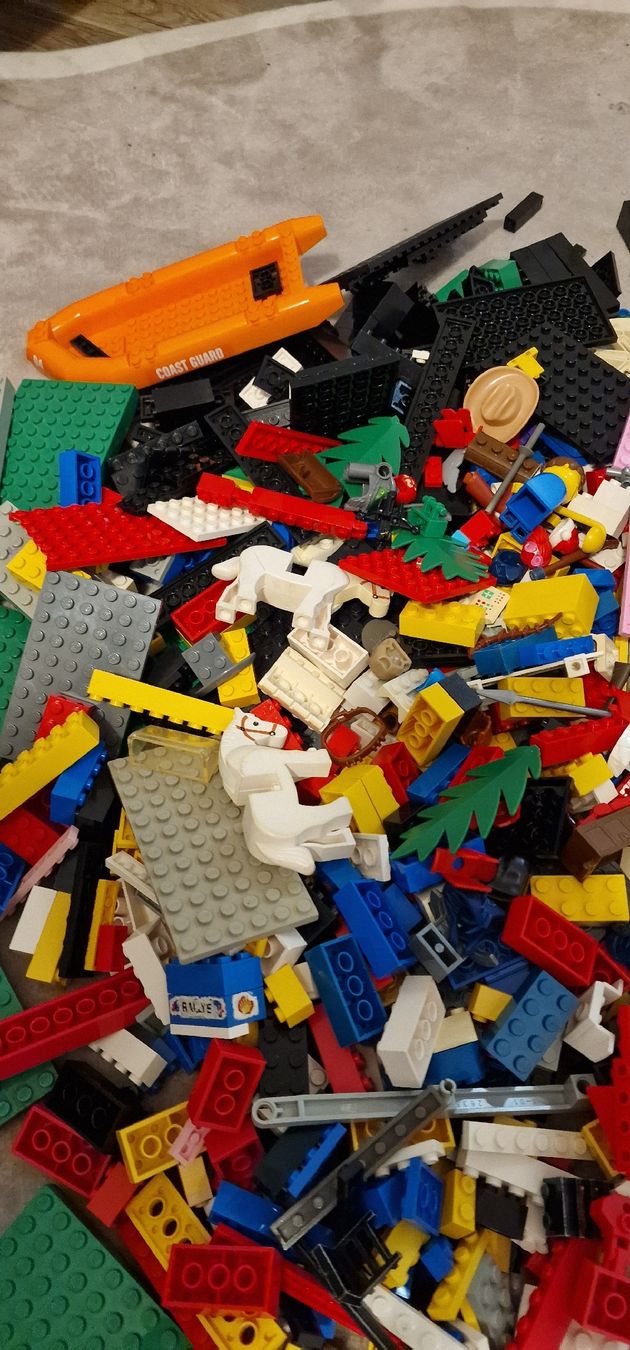 Lego Kit di costruzioni: Über 2kg Konvolut Lego Figuren und Bausteine – Usato da Roggliswil venduto da Bluro90 2