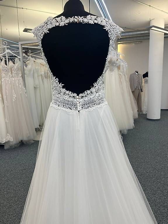 Kleider: Wunderschönes Brautkleid mit Spitze, Grösse 38, neu – Neu und originalverpackt aus Zürich von Googely4 4