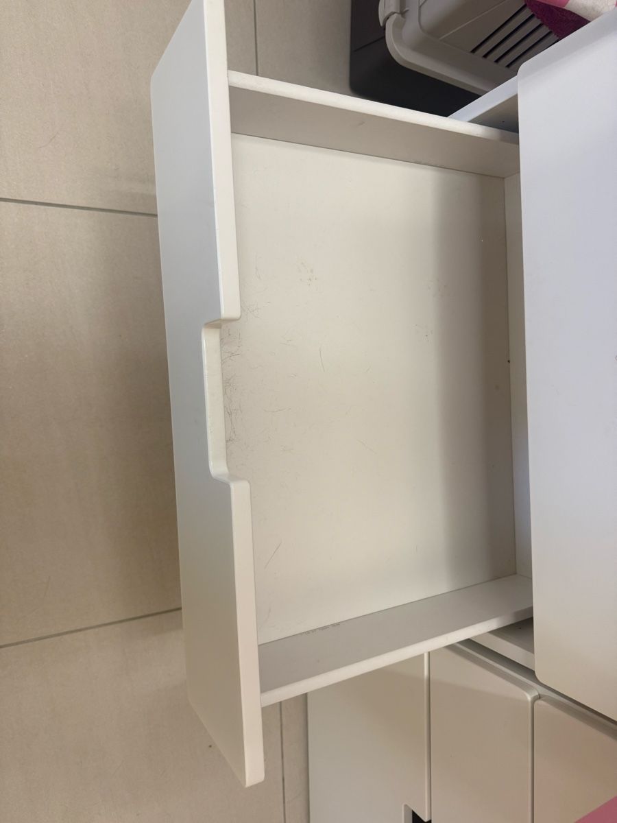 Armoires: Ikea Kleiderschrank pink/weiss – D'occasion à Baar par lad_s9mg 6