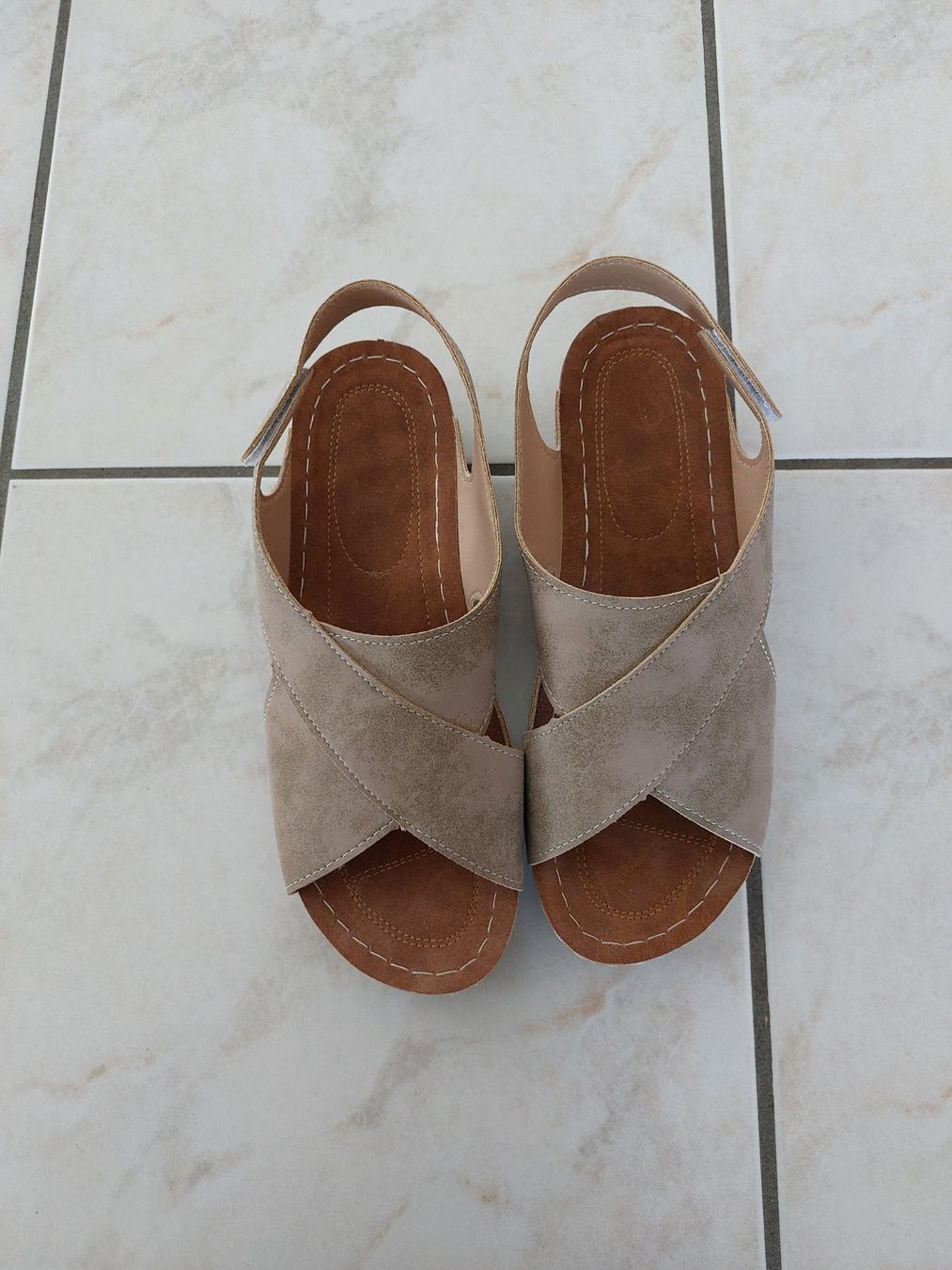 Scarpe da donna: Sandalen Neu Gr.  42 – Usato da Schmitten FR venduto da ReniStern