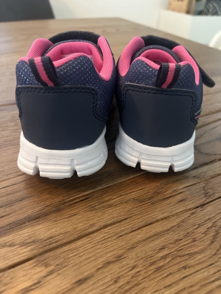 Schuhe für Mädchen: Kinder Turnschuhe Grösse 29  – Neu (gemäss Beschreibung) aus Bassersdorf von Ni0na 2