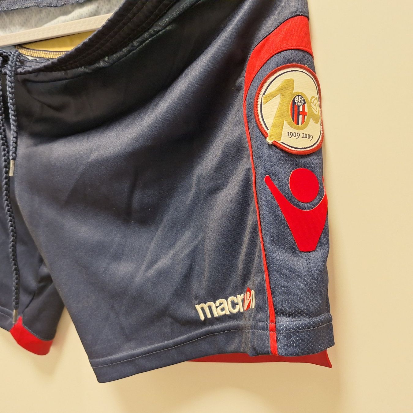 Canottiere & Pantaloni: short Macron Bologna calcio XS – Usato da Bellinzona venduto da LA-ropa-de-Juan 2