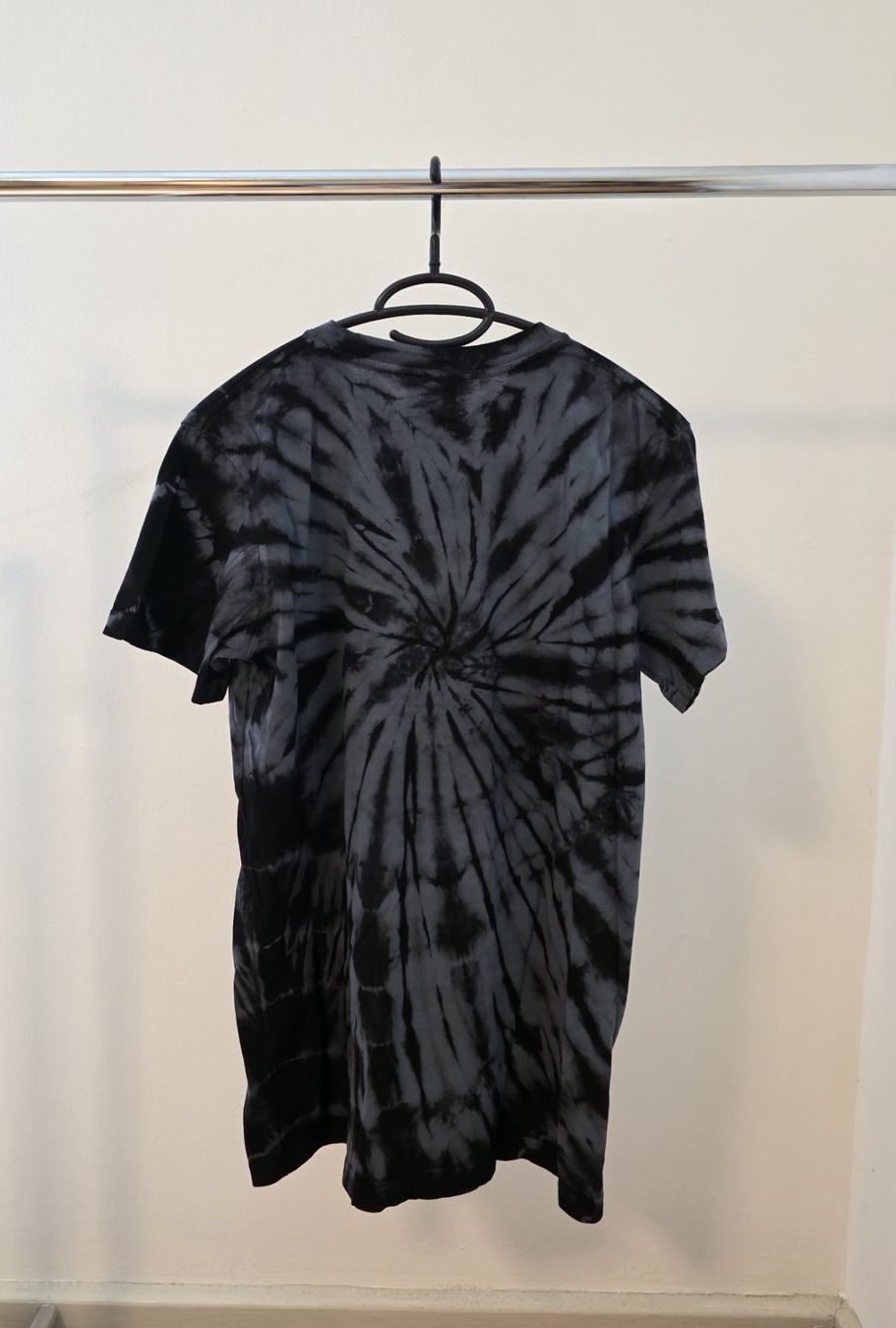 T-shirt: T-Shirt Batik Thrasher – Nuovo (secondo la descrizione) da Rothenfluh venduto da sel_j856 1