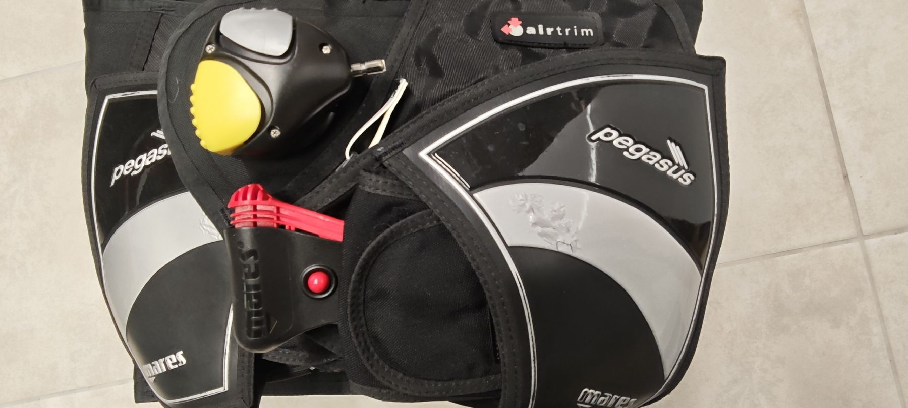 Mares Respiratori & Giubbotti: Tauchjacket Mares Pegasus Airtrimm – Usato da Kirchdorf AG venduto da Aloe11 1