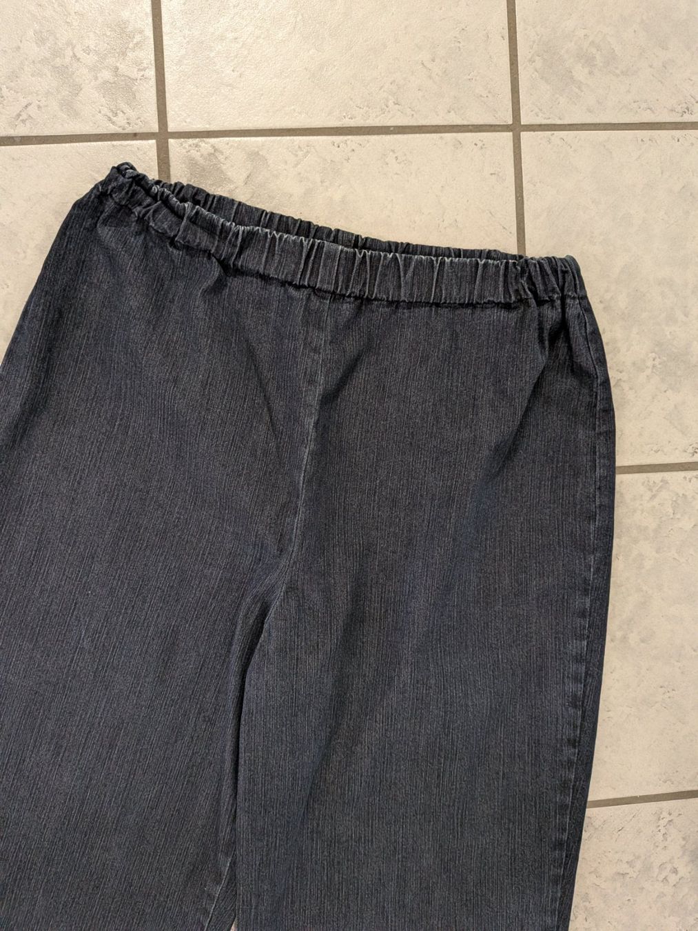 Jeans: Jeans Dunkelblau Gr 40 Neuschwanstein – Usato da Untersiggenthal venduto da Marlen59 2