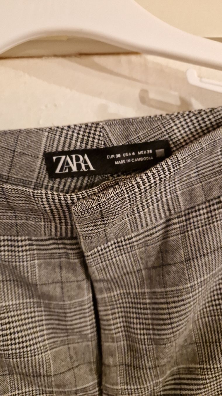 Zara Pantaloni: Zara Stoffhose Gr. 36 – Usato da Oensingen venduto da Nussikowski 1