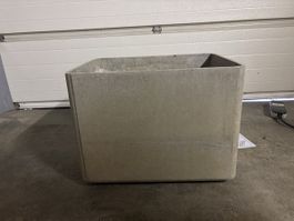 Blumentopf Beton rechteckig schwer, gross guter Zustand