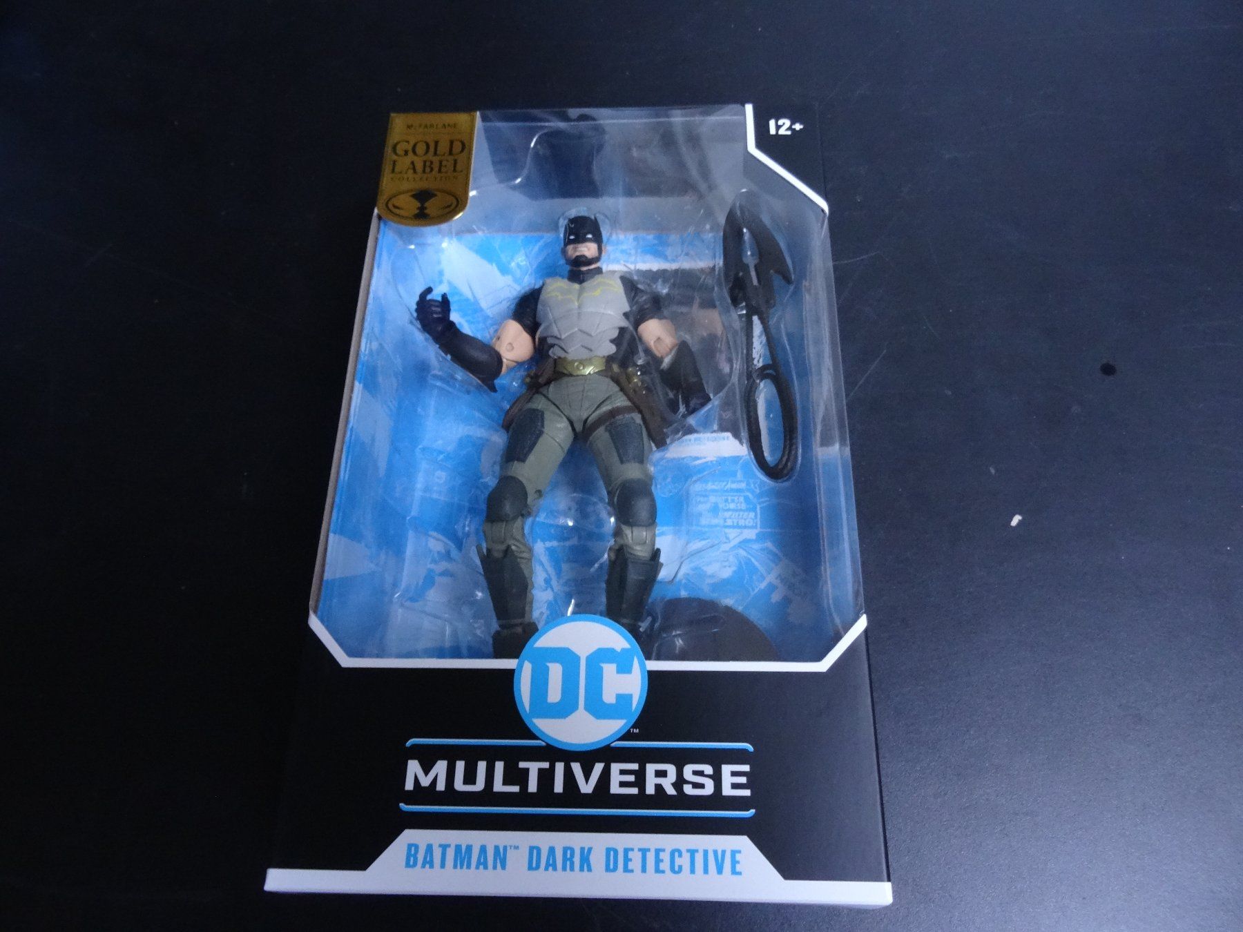 Statuette: DC Multiverse Actionfigur Dark Detective McFARLANE – Nuovo e nell'imballaggio originale da Olten venduto da Disc-Ausverkauf