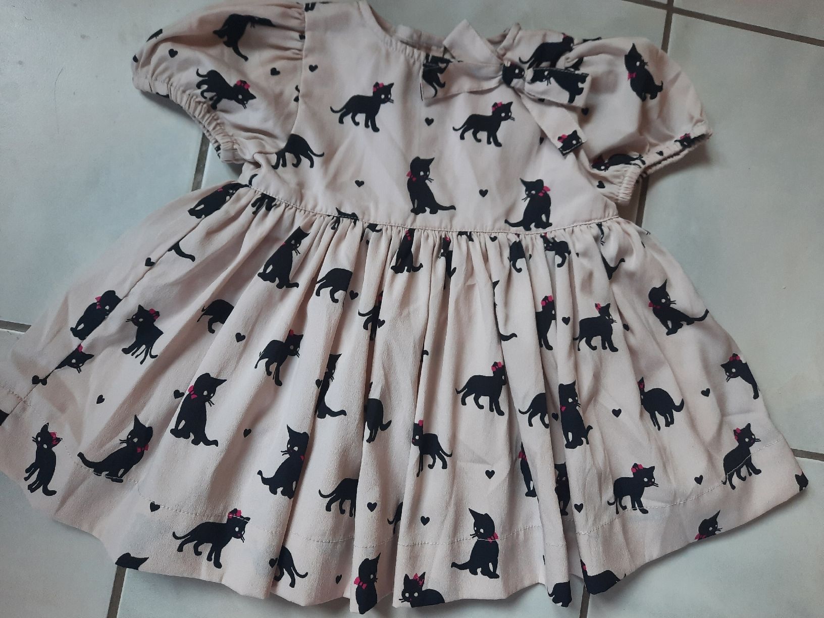 Kleider & Röcke: JOLIE ROBE  ,pour un BÉBÉ de 9 mois – Gebraucht aus Le Locle von marylise01