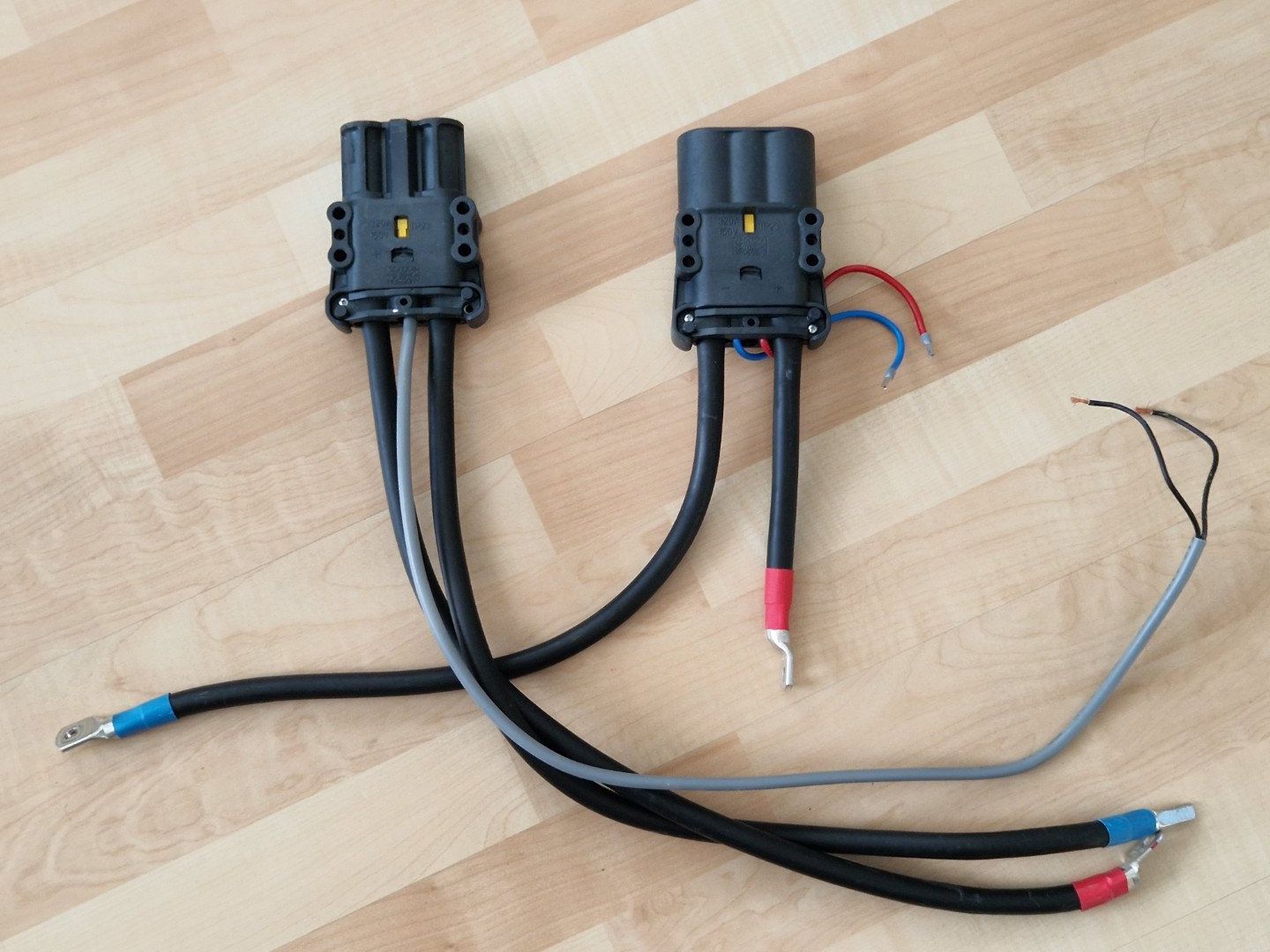 Elektronikbauteile: Anderson Powerpole Konnektoren 320A / 150V – Gebraucht aus Au ZH von myamisumi 1