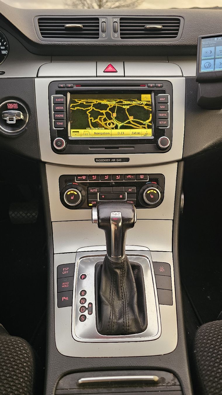 VW Automobili: VW Passat 2.0 TDI Automat – Usato da Wettswil venduto da Imran0 9