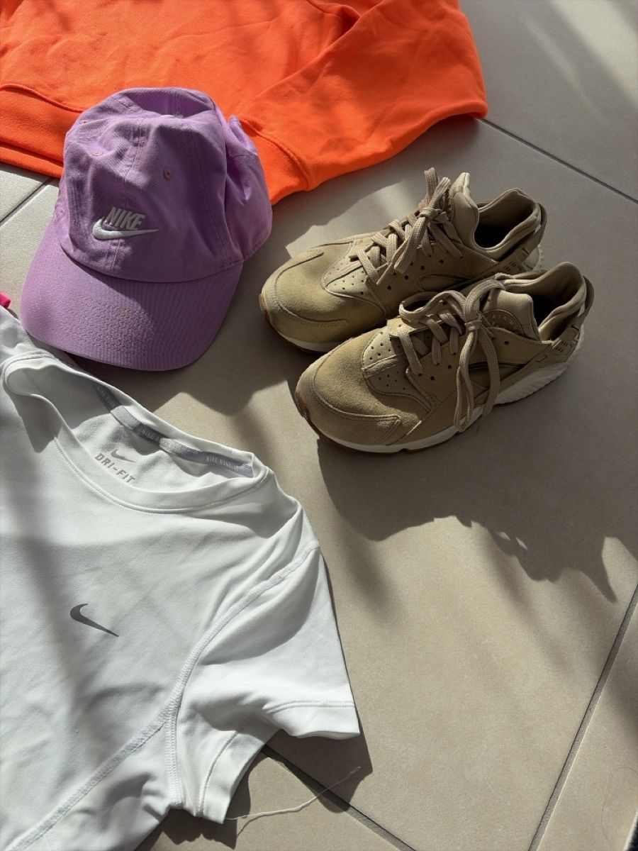 Nike Lotti di vestiti: Nike Sport -Set XS – Usato da Meierskappel venduto da Coke 3