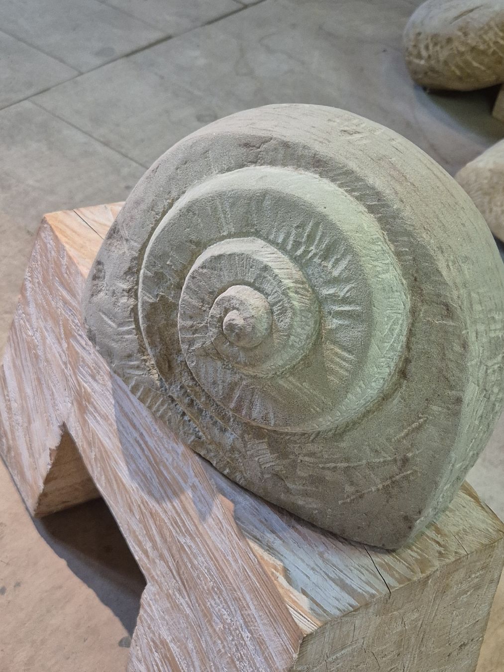 Statuette: Gartendeko Sandsteinschnecke – Nuovo (secondo la descrizione) da Ehrendingen venduto da Amigo5