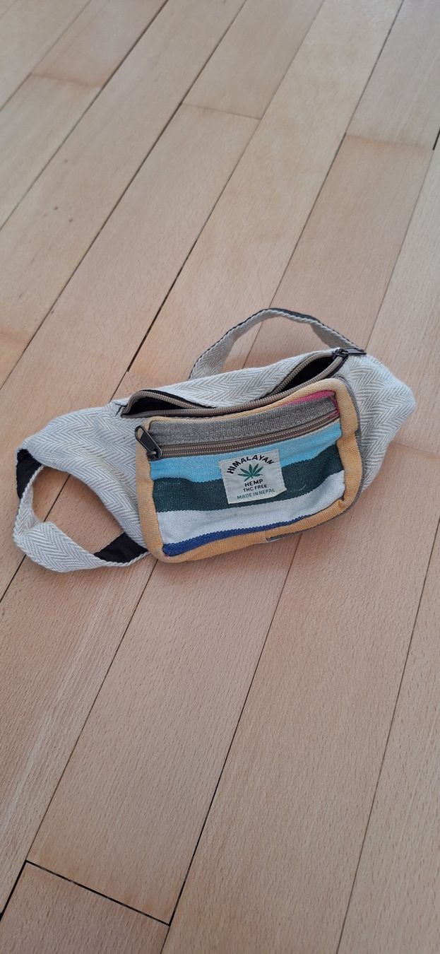 Taschen: Bauchtasche – Gebraucht aus Luzern von annina.staehli
