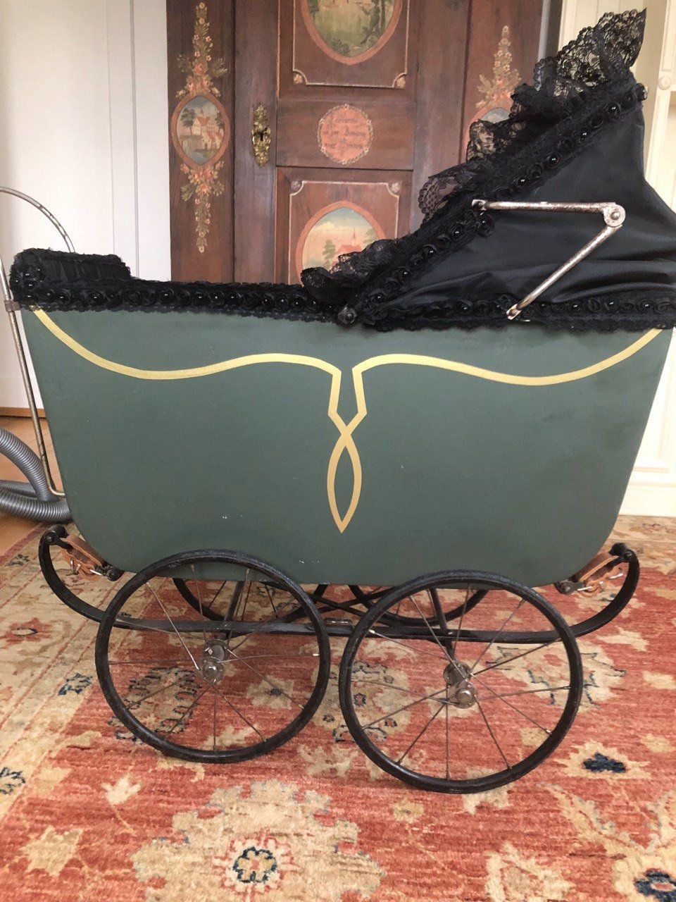 Voitures de poupées: Antiker Kinderwagen ca 1930 – D'occasion à Speicher par Ramtha1