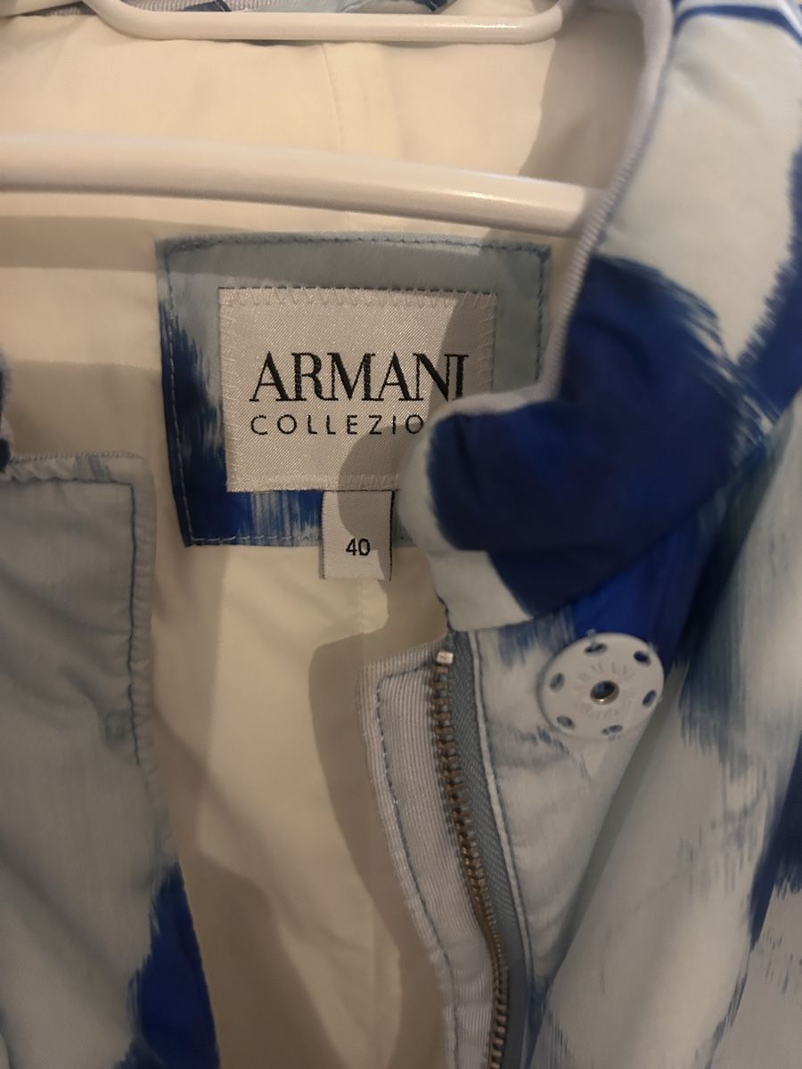 Armani Giacche: Armani Collezioni Blue Tie Dye Down Jacket perfect condition – Nuovo (secondo la descrizione) da Schlieren venduto da dev_fg59 1